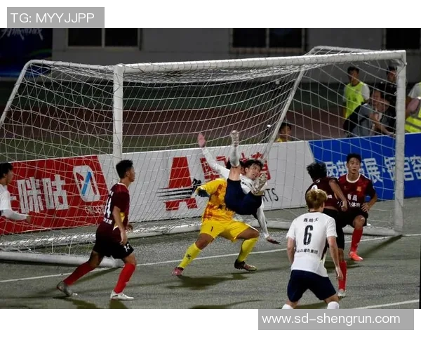 足球明星热爱篮球运动的背后故事与精彩瞬间